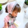 Petite poupée brune 20 cm à la longue robe rose – Image 4
